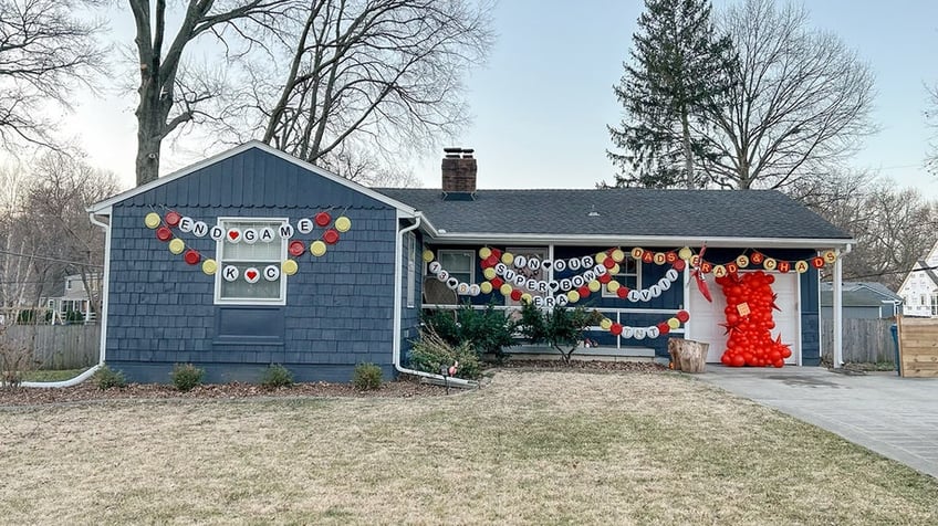 Sarah Krivena’s Swiftie-inspired Super Bowl decorations