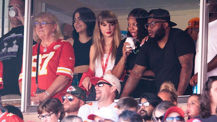 Taylor Swift with Donna Kelce