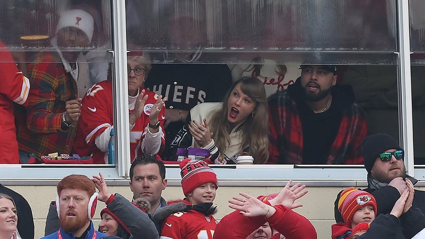 Taylor Swift cheers during Chiefs game