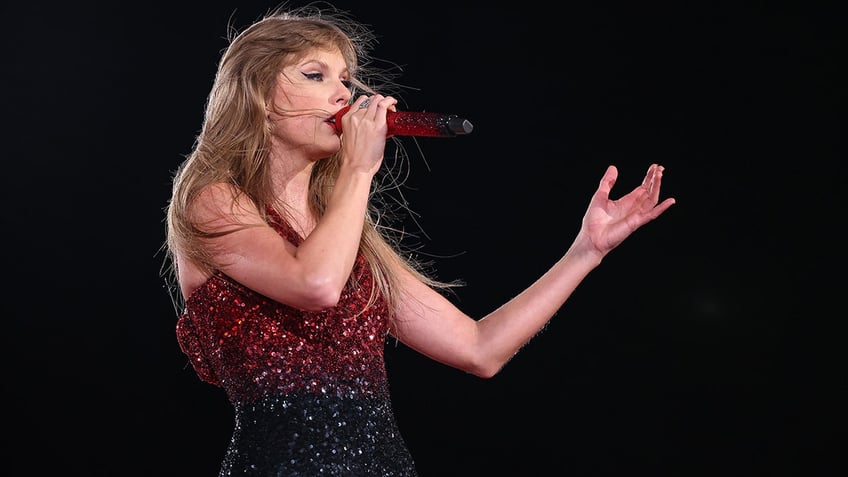 taylor swift skips travis kelces football games for eras tour prep