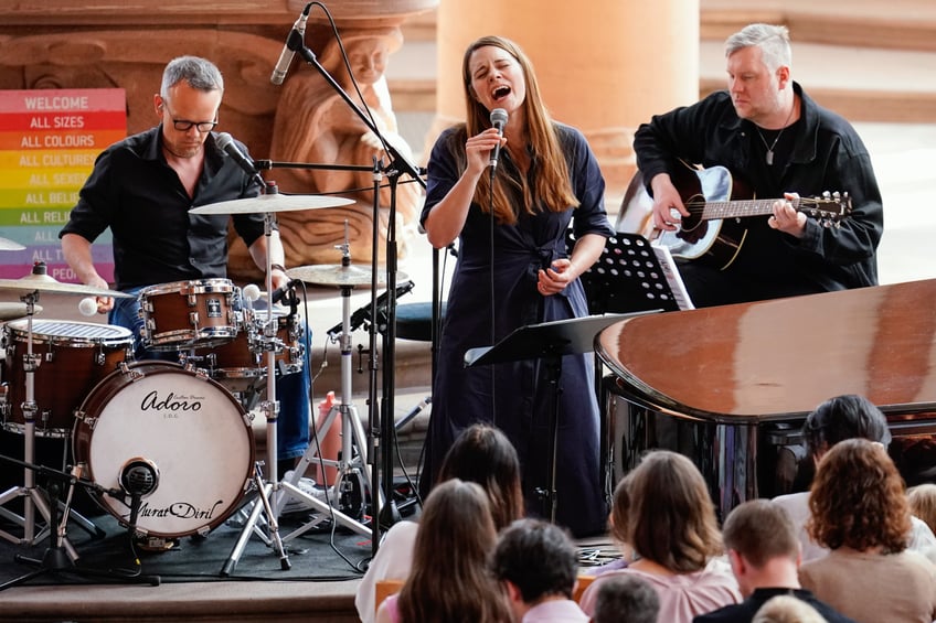 taylor swift sunday service packs german church to overflowing