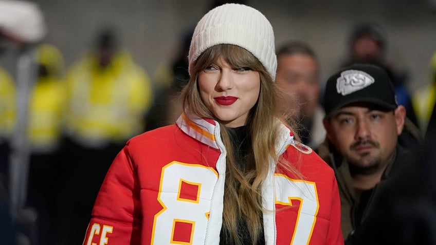 Taylor Swift at Chiefs game