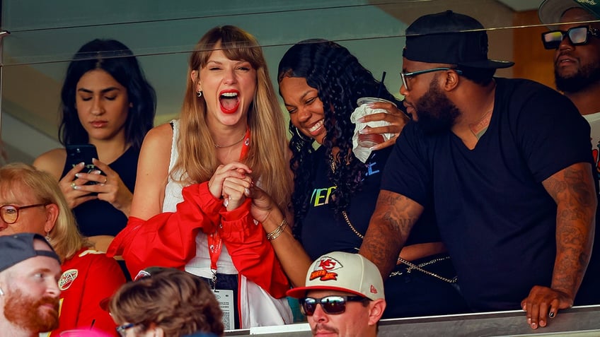 taylor swift time person of the year says travis kelce won her over on his new heights podcast