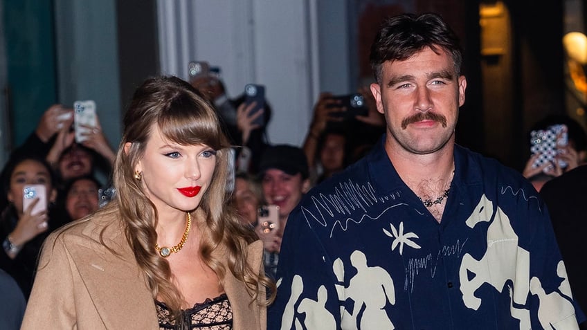 A photo of Taylor Swift and Travis Kelce