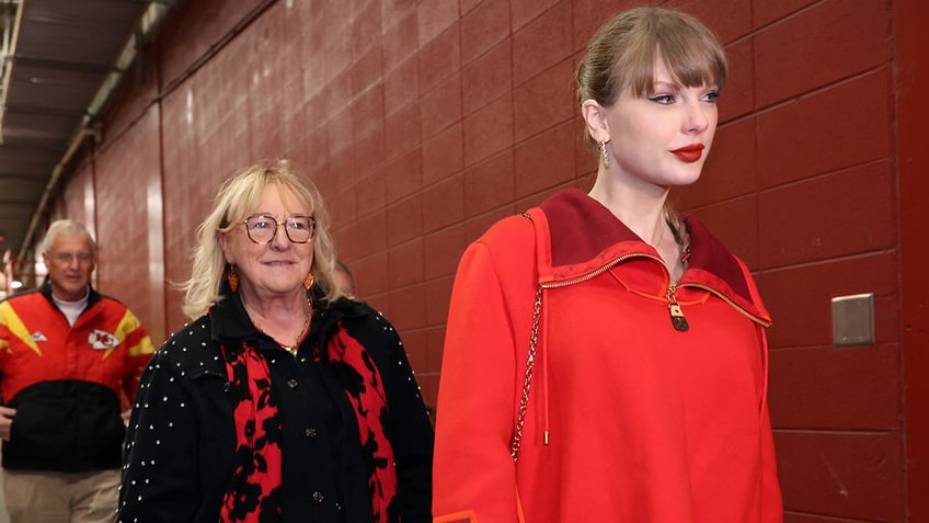 Taylor Swift and Donna Kelce