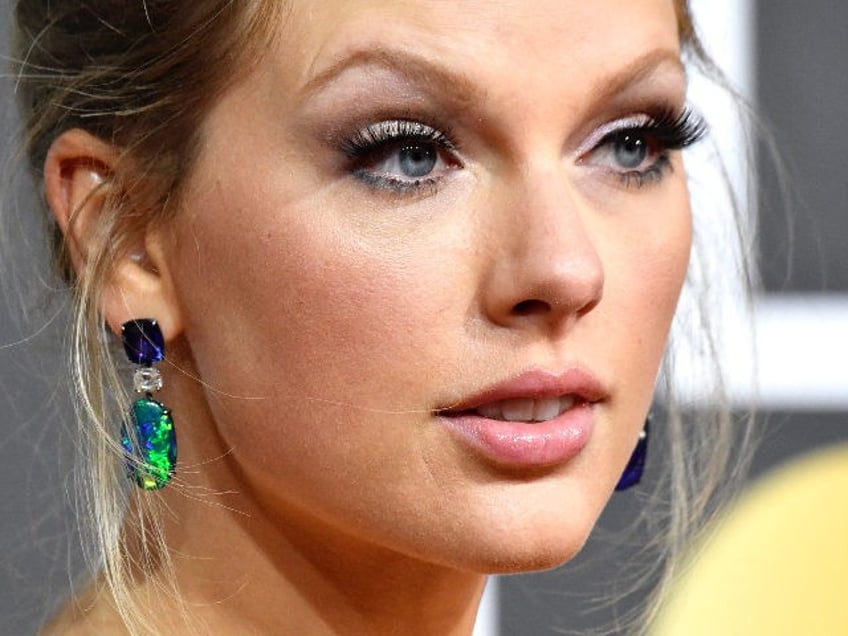 BEVERLY HILLS, CALIFORNIA - JANUARY 05: Taylor Swift attends the 77th Annual Golden Globe Awards at The Beverly Hilton Hotel on January 05, 2020 in Beverly Hills, California. (Photo by Frazer Harrison/Getty Images)