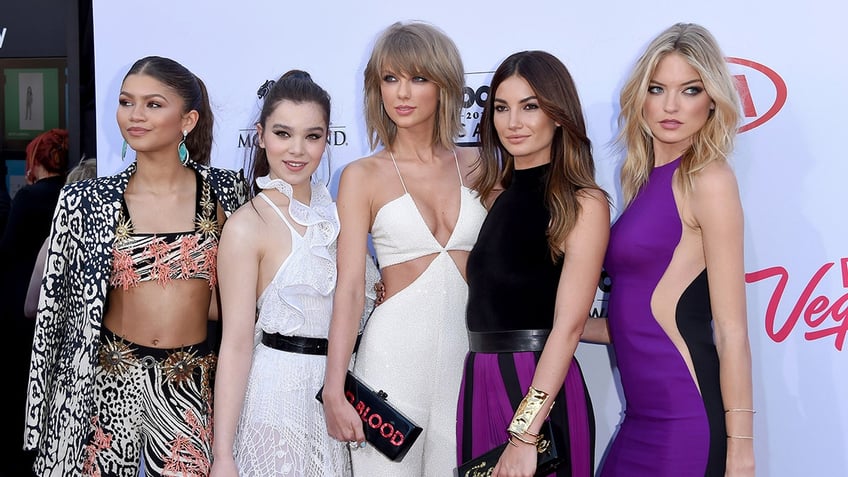 Zendaya, Hailee Steinfeld, Taylor Swift, Lily Aldridge, and Martha Hunt posing together