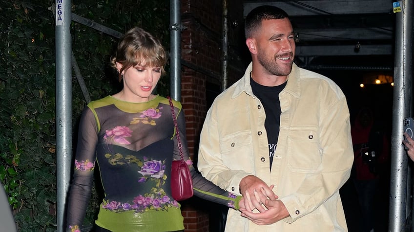 taylor swifts boyfriend travis kelce finally reveals how they met shell probably hate me for saying this