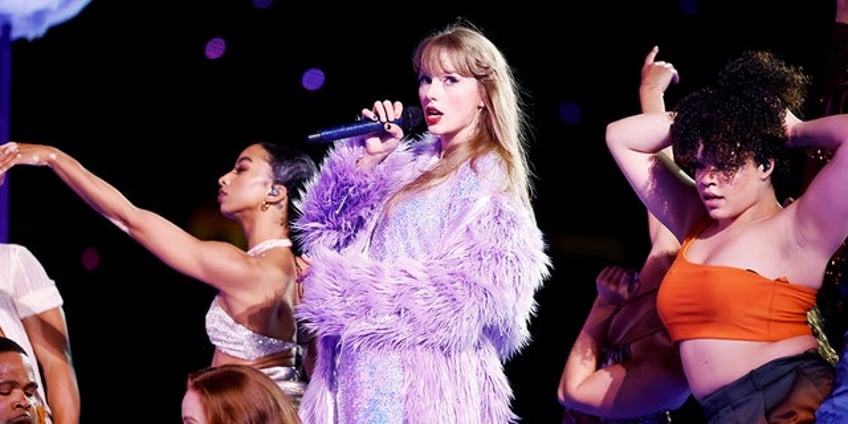 taylor swifts eras tour leaves us after months of making history and causing chaos