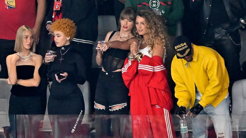 Ashley Avignone, Ice Spice, Taylor Swift and Blake Lively talk before the NFL Super Bowl 58 football game