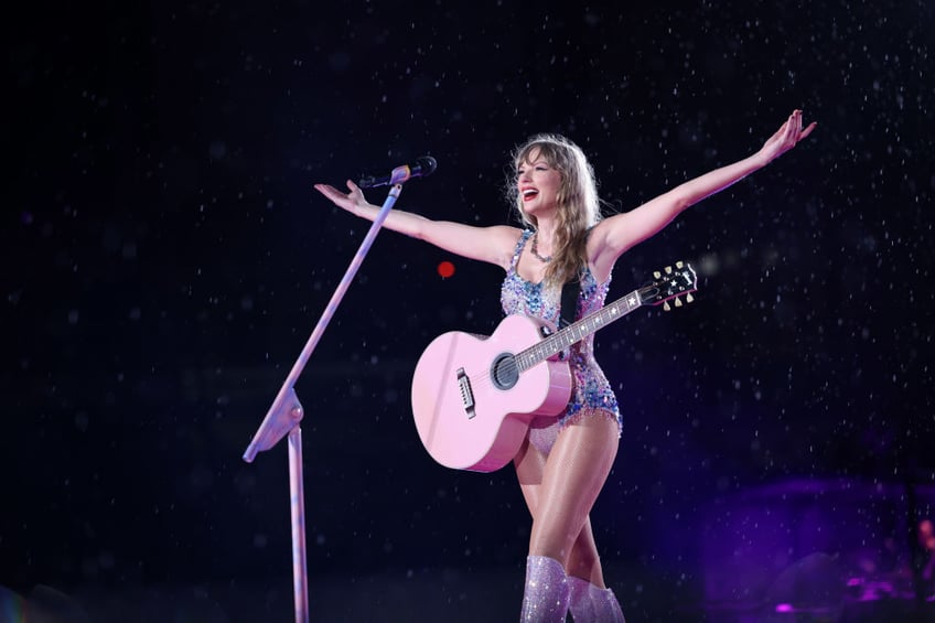 taylor swifts rio tour marred by deaths muggings and a dangerous heat wave