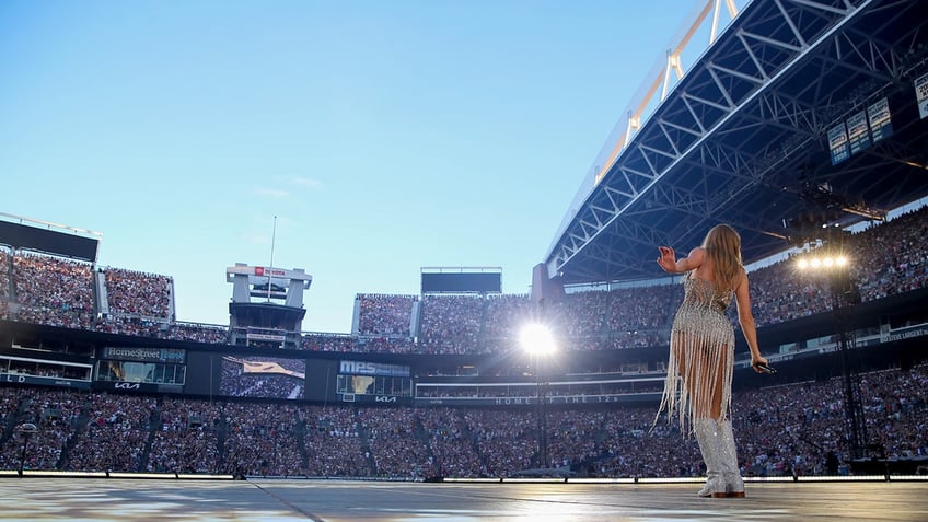 taylor swifts seattle fans caused earthquake during eras tour stop