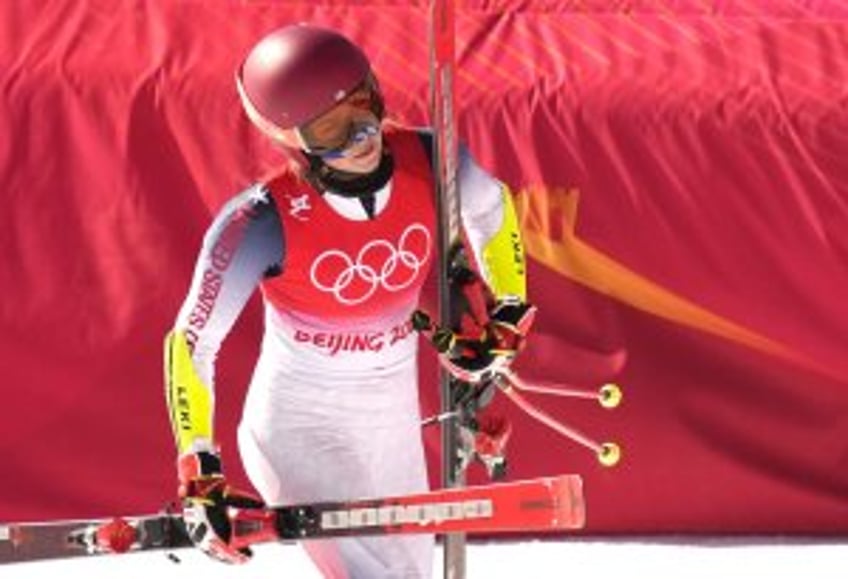 Team USAs' Mikaela Shiffrin hospitalized after skiing crash in Italy