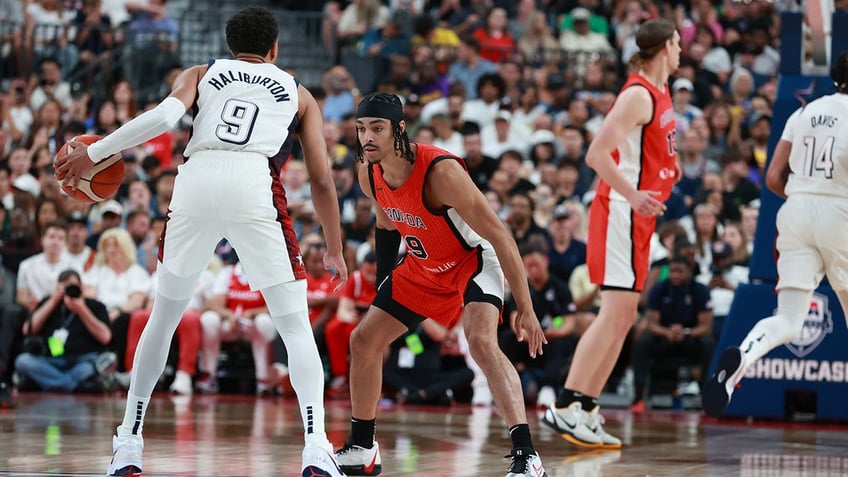 Tyrese Haliburton dribbles ball