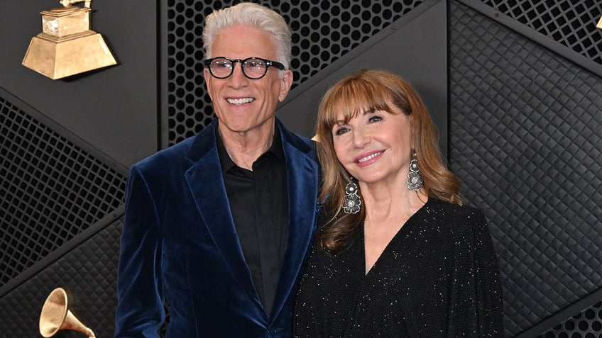 Ted Danson and Mary Steenburgen posing together