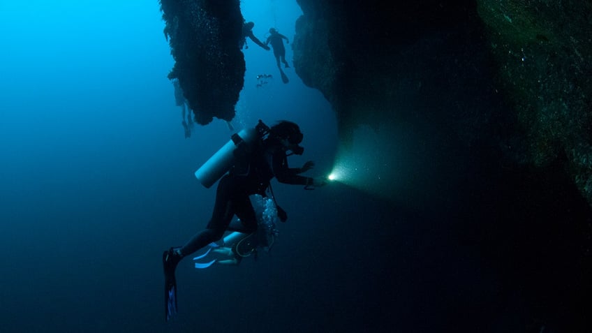 Scuba divers in Belize