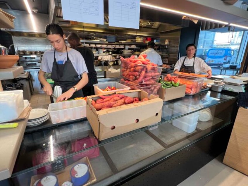 tel aviv chef prepares 900 meals daily for holocaust survivors and disabled in israels south