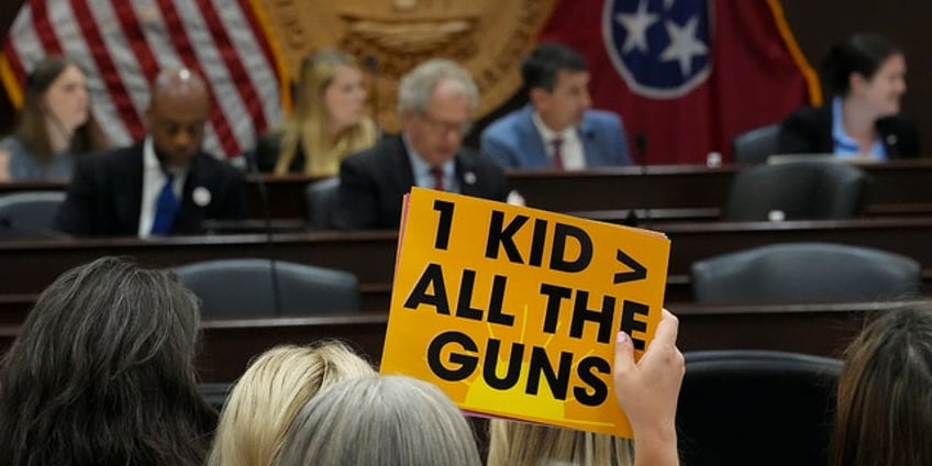 tennessee school shooting protestors removed from special legislative session regarding gun control