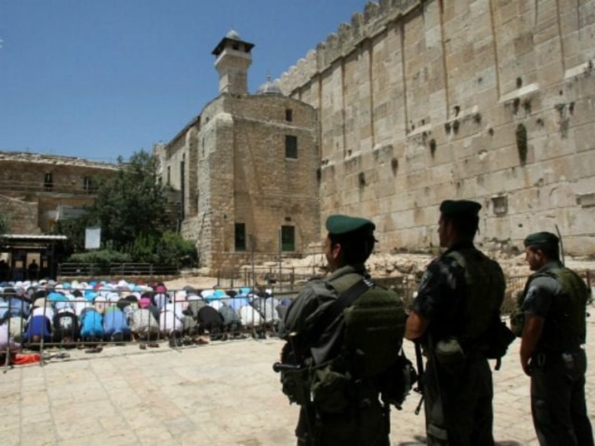 terror attack foiled near hebrons cave of the patriarchs