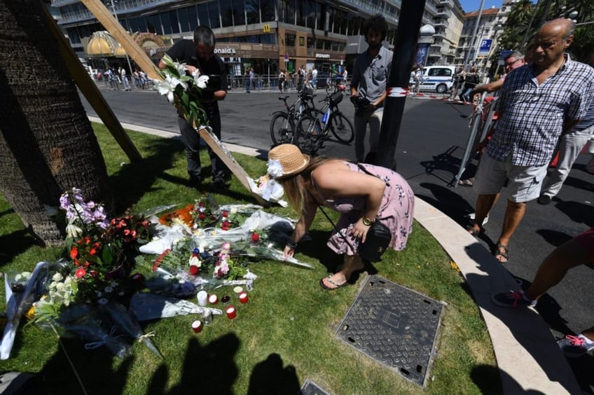 terror truck crashes into crowd celebrating bastille day at least 80 dead