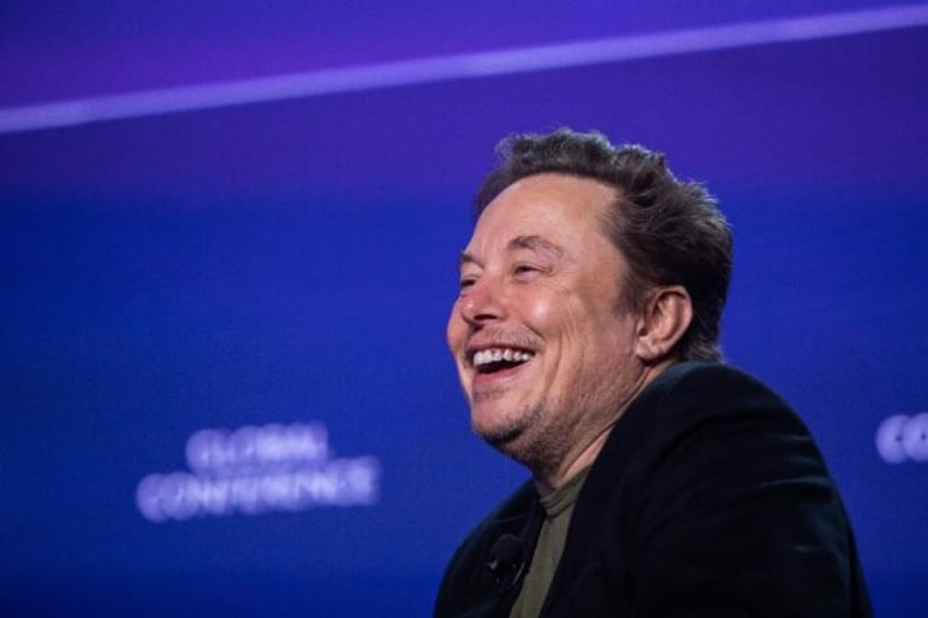 Tesla has urged shareholders to vote in favor of CEO Elon Musk's huge pay plan after a Del