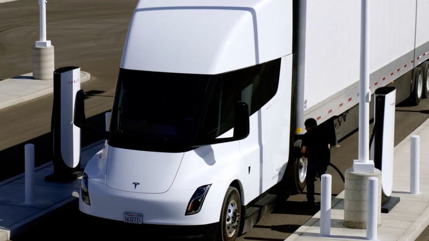 charging a tesla semi