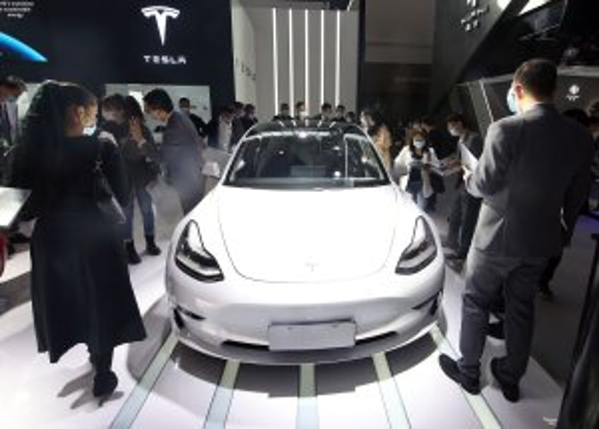 Tesla's Q4 delivery numbers disappoint, stock drops