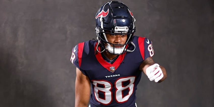 texans john metchie iii says his faith helped him get back on field after leukemia battle