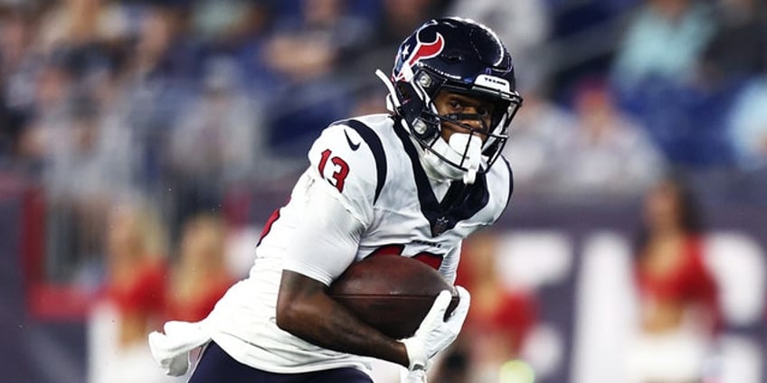 texans rookie baffles patriots with unbelievable touchdown catch in preseason game