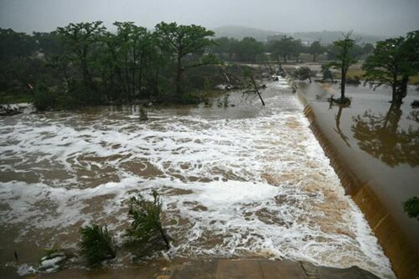 texas ag issues warning on scammers targeting flood victims