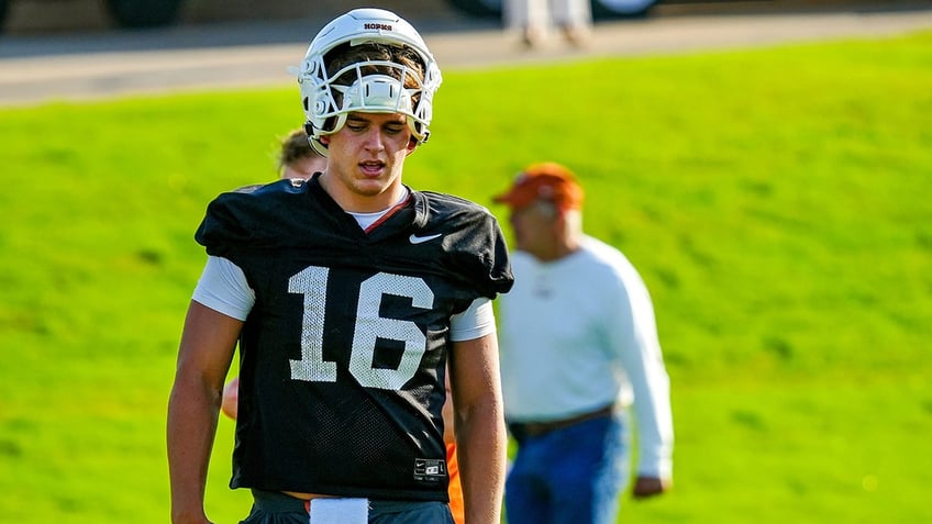 Arch Manning at practice