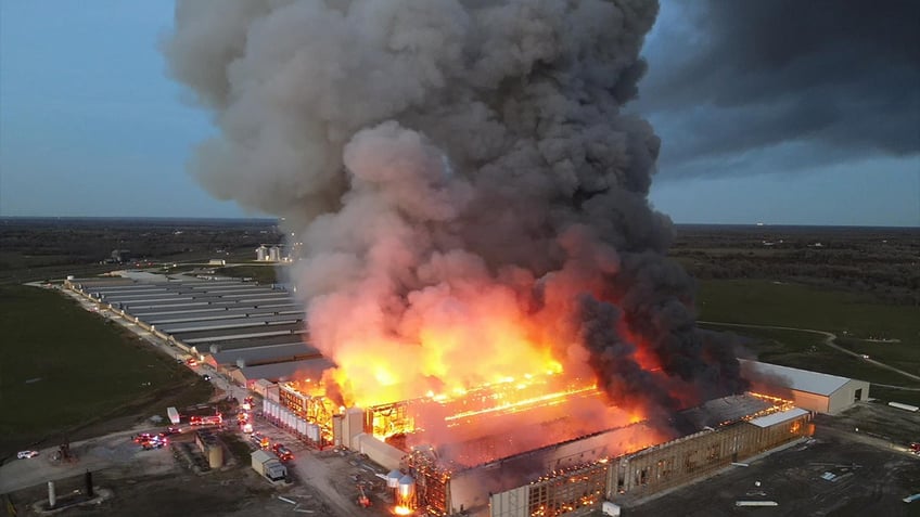 Fire at chicken farm