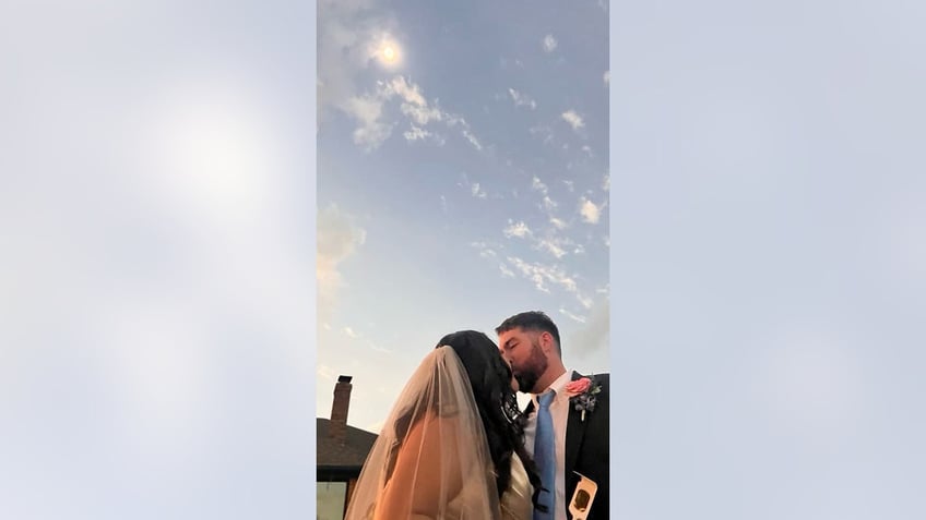 wedding under solar eclipse