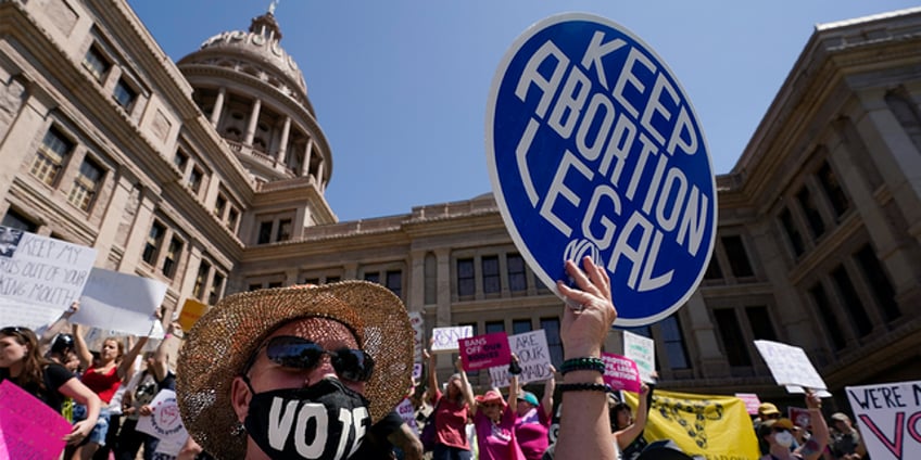 texas judge rules states abortion law is too restrictive for women with pregnancy complications