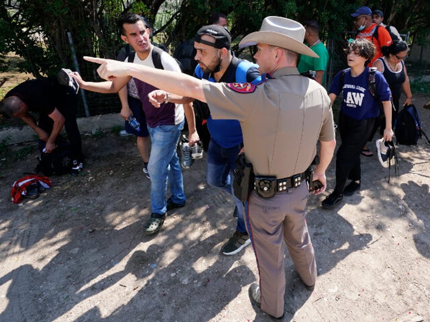 texas legislature passes 2 bills criminalizing illegal migrant entry into state