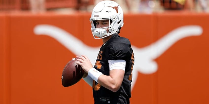 texas longhorns embrace the hate shirt somehow leads to outrage on social media