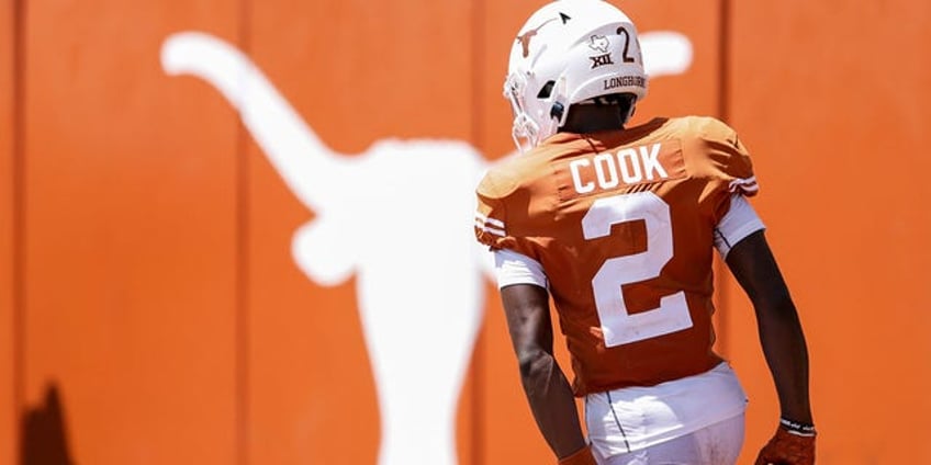 texas longhorns embrace the hate shirt somehow leads to outrage on social media