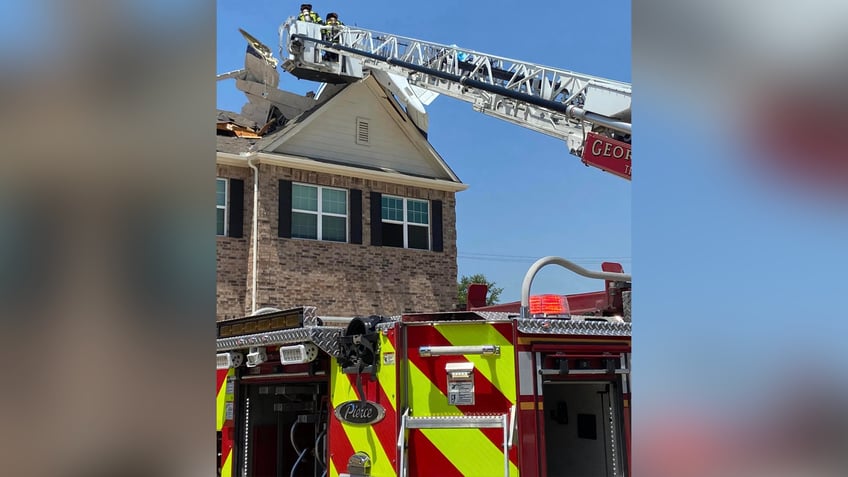 texas plane crashes into 2 story georgetown home injuring 3