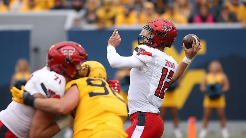 texas techs sixth year senior qb suffers devastating injury in third straight season