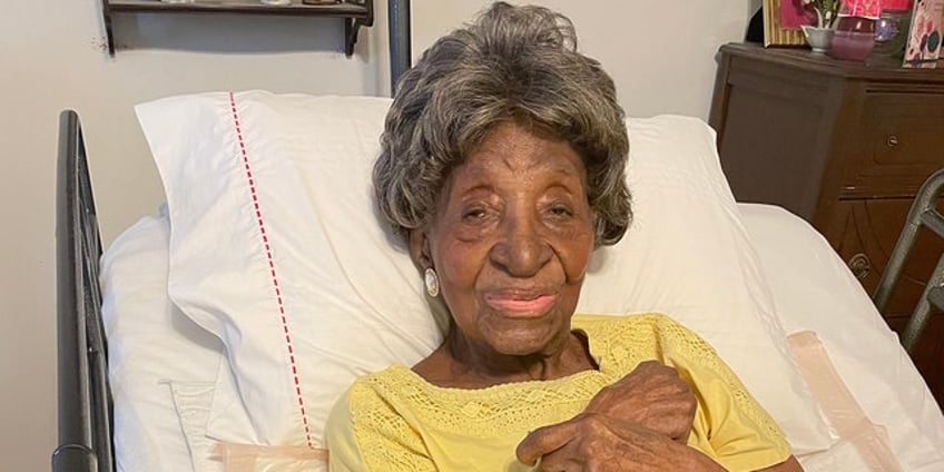 texas woman celebrates her 114th birthday attributing her long life to god just the lord keeping me here