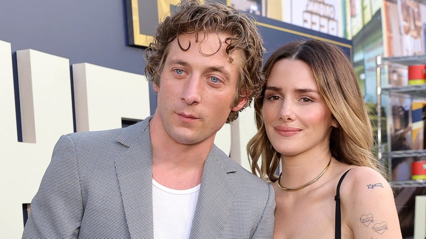 the bear star jeremy allen white recalls insane year amid divorce rise to fame