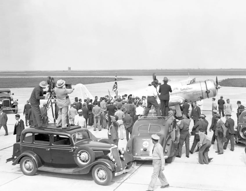 the floyd bennett bungalows nyc democrats transform historic naval airfield into migrant camp