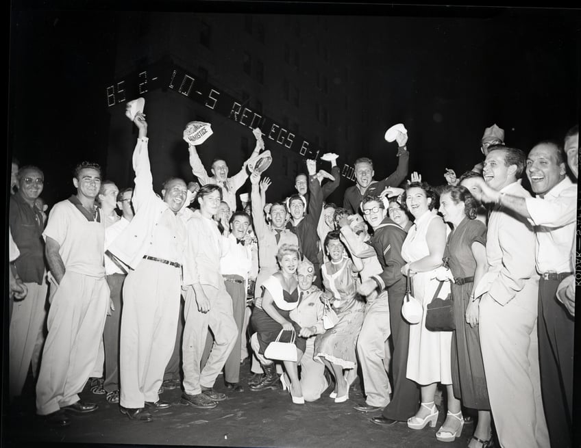 the floyd bennett bungalows nyc democrats transform historic naval airfield into migrant camp