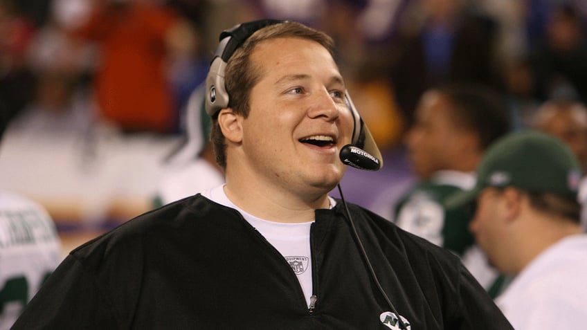 Eric Mangini coaching the New York Jets