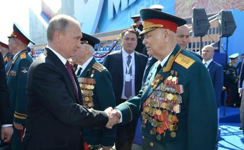 Putin meets with WW2 veterans