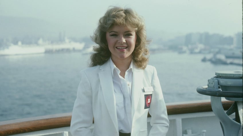 Jill Whelan as Vicki on a cruise ship