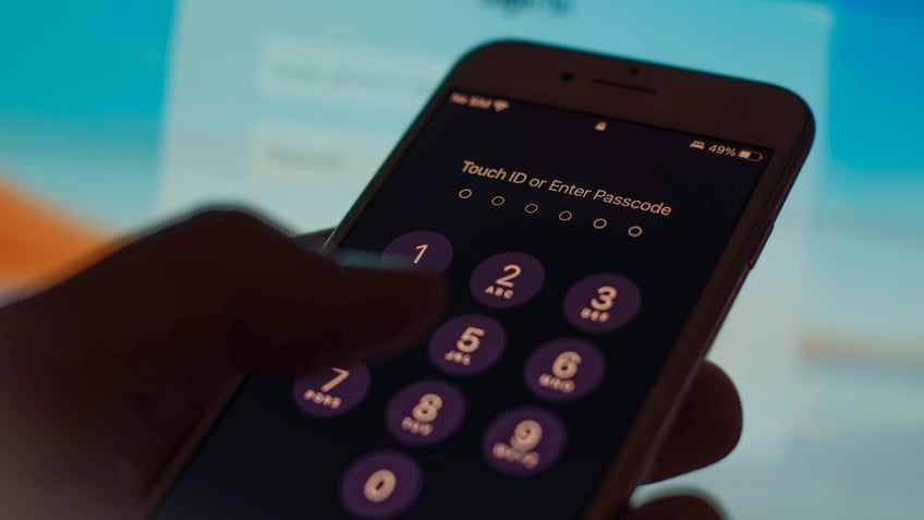 A mobile phone passcode security screen