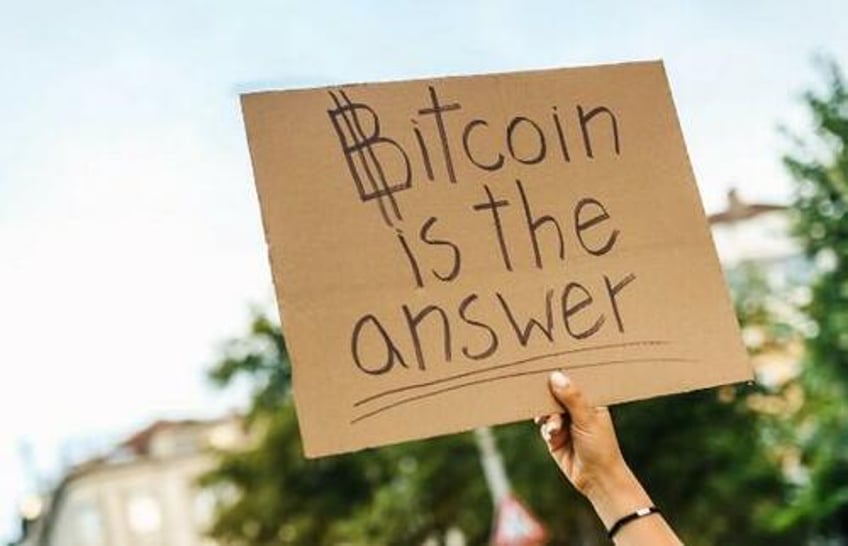 the next financial crisis could trigger a bitcoin revolution