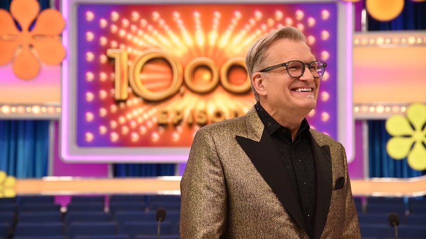 Drew Carey celebrating the show's 10,000th episode