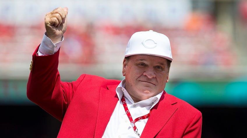 Pete Rose reacts